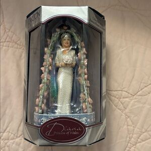 Princess Diana of Wales Carlton Ornament Christmas NIB
